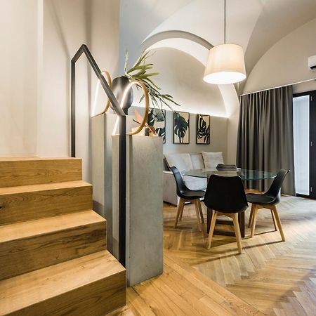 Ferrini Home - Piazza Trento คาตาเนีย ภายนอก รูปภาพ